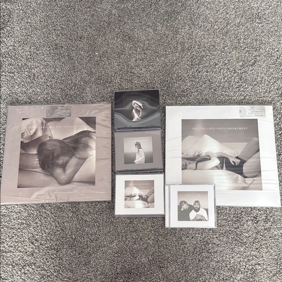 Taylor Swift TTPD Album Set - Picture 1 of 1